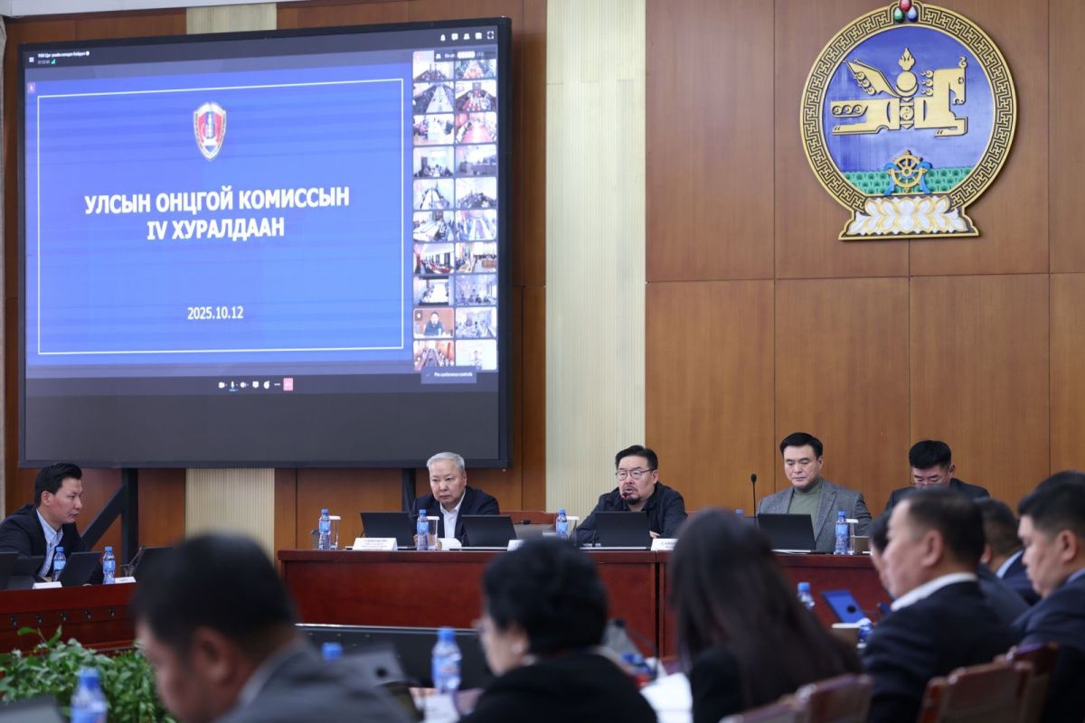 Улс төржилтийн шуурга өдөөх биш харин ажлаа хийж, цаг агаарын хүндрэлээс сэргийлэхийг Ерөнхий сайд Г.Занданшатар санууллаа