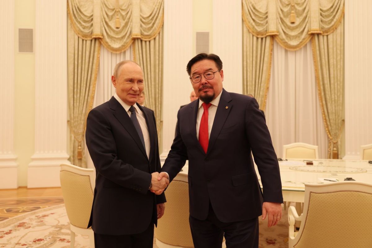 МОНГОЛ УЛСЫН ЕРӨНХИЙ САЙД Г.ЗАНДАНШАТАР ОХУ-ЫН ЕРӨНХИЙЛӨГЧ В.В.ПУТИНД БАРААЛХЛАА