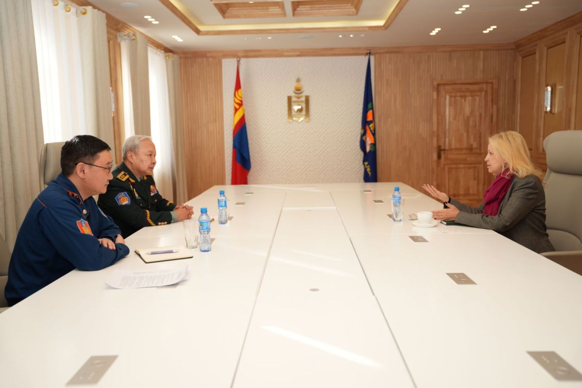 ХАМТЫН АЖИЛЛАГААГ ЭХЛҮҮЛЭХ ТАЛААР САНАЛ СОЛИЛЦЛОО