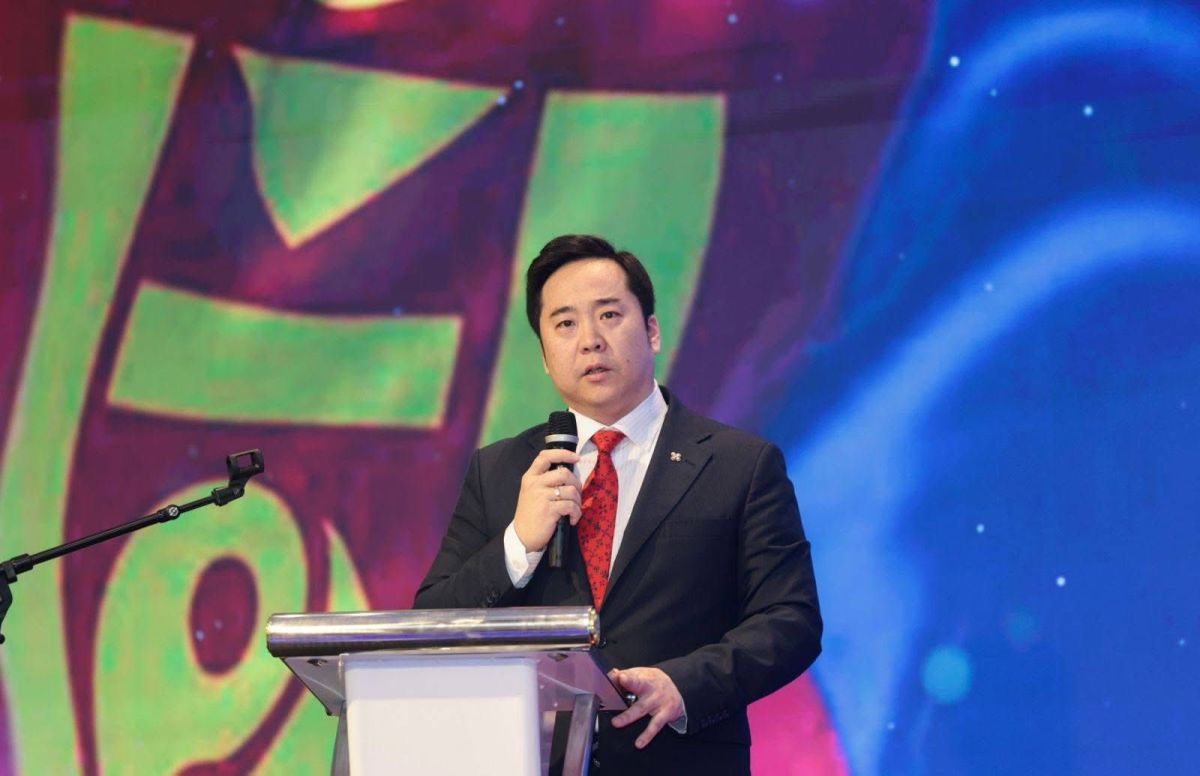 А.БАЯР: ӨНӨӨДРИЙН БАЙДЛААР НИЙСЛЭЛИЙН 9 ДҮҮРЭГТ  1551 БАЙРШИЛД КАМЕР АЖИЛЛАЖ БАЙНА. ҮҮНИЙГ 1856 БАЙРШЛААР НЭМЭГДҮҮЛНЭ