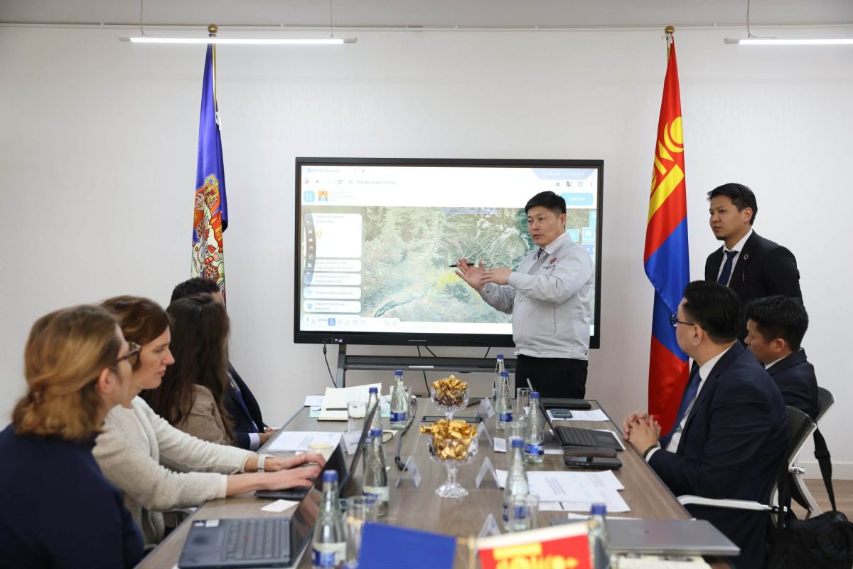 Хотын дарга Х.Нямбаатар Франц улсын “Veolia” группийн төлөөлөгчидтэй уулзлаа