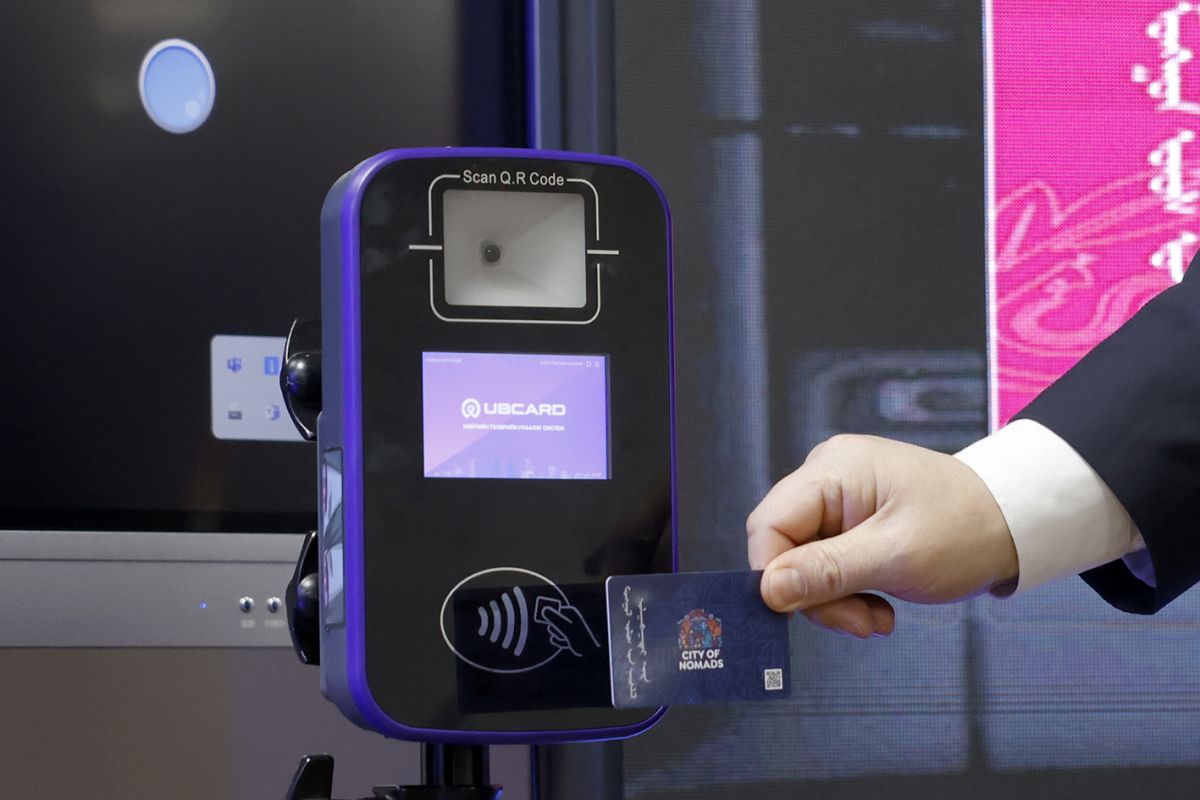 Нийтийн тээвэр карт уншигч нэг төхөөрөмжөөр үйлчилнэ