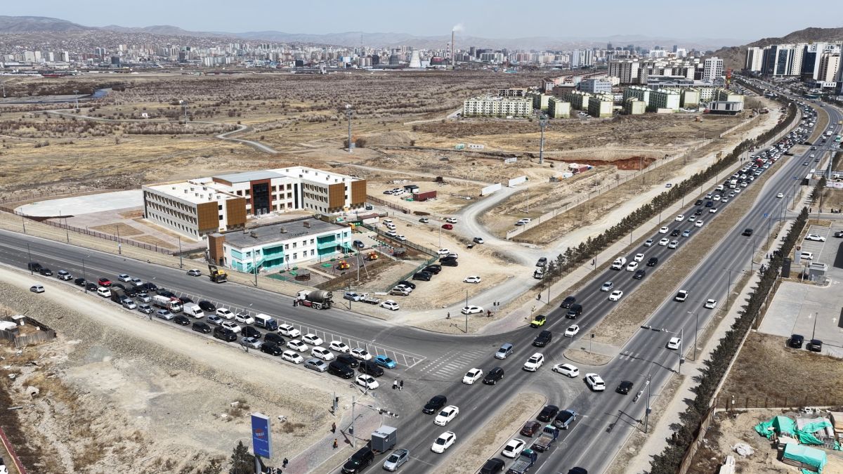 Яармагийн авто замаас Эрчим хүчний гудамжны уулзварын зүүн талд байрлах 312-р сургууль, цэцэрлэг хүртэл авто зам барина