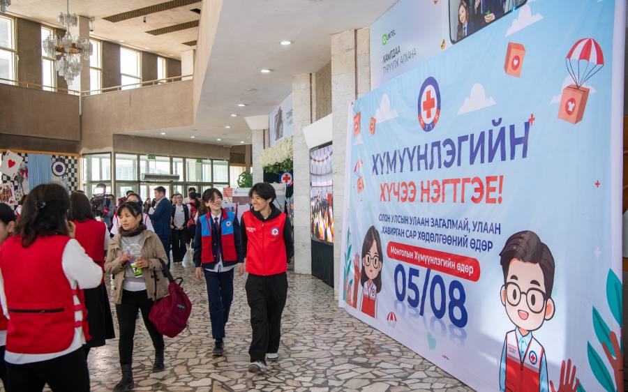 Монголын улаан загалмайн нийгэмлэгээс “Хүмүүнлэгийн хүчээ нэгтгэе” өдөрлөг зохион байгууллаа