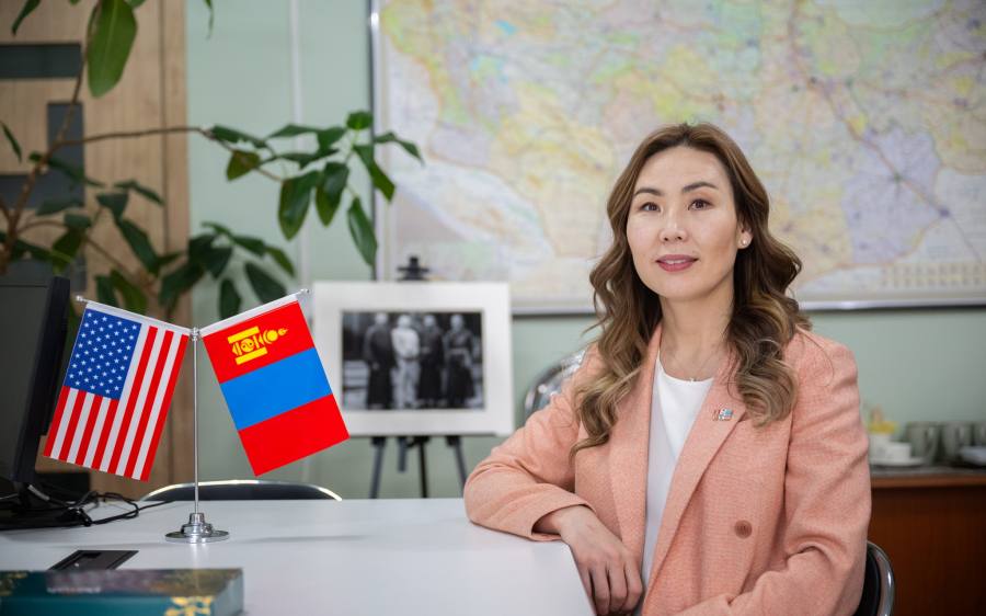 М.Даваасүрэн: Дилав хутагт, Оуэн Латтимор нарын тив дамнасан өвөөр дамжуулж АНУ дахь Монгол судлалыг идэвжүүлнэ