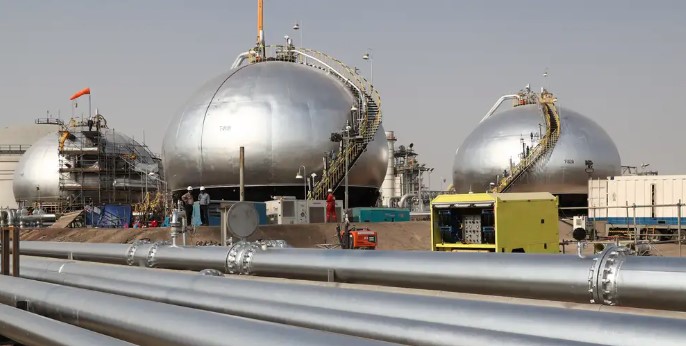 Дэлхийн газрын тосны хомсдол нэг тэрбум баррельд хүрчээ