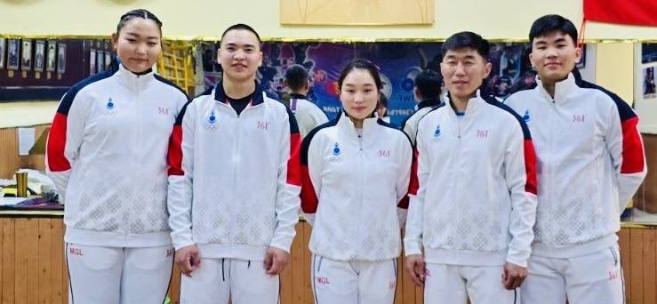 Хүндийг өргөлтийн тамирчид ААШТ-д оролцохоор Энэтхэгийг зорилоо