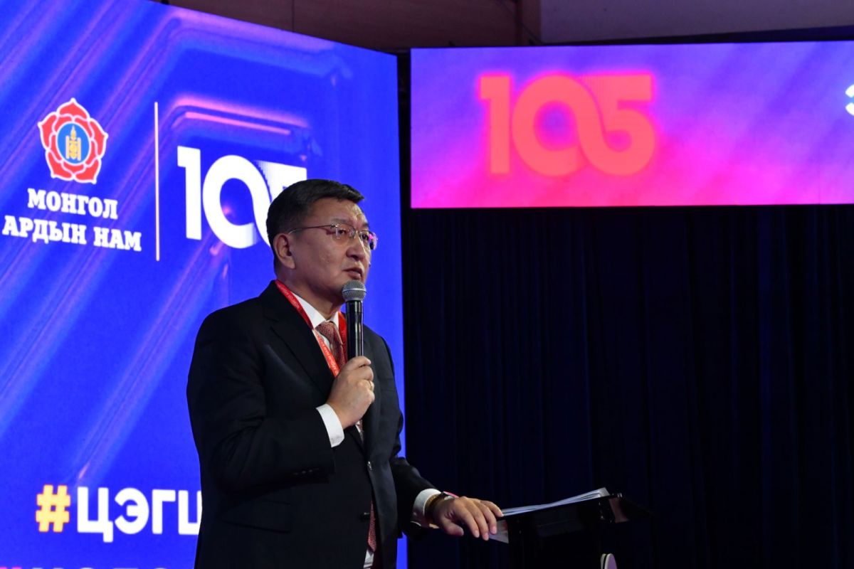 Ерөнхий Нарийн Бичгийн дарга Я.Содбаатар мөрийн хөтөлбөрийн биелэлтийн талаар илтгэл тавив