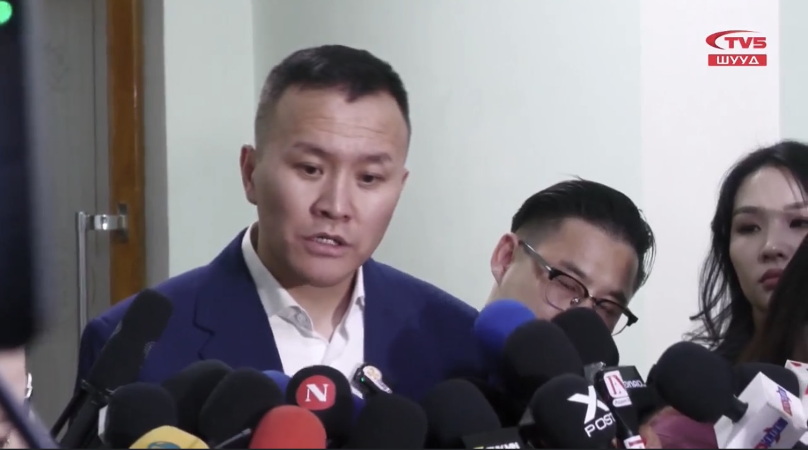  УИХ-ын дарга Д.Амарбаясгалангийн өмгөөлөгч Ү.Амарбат мэдээлэл өглөө