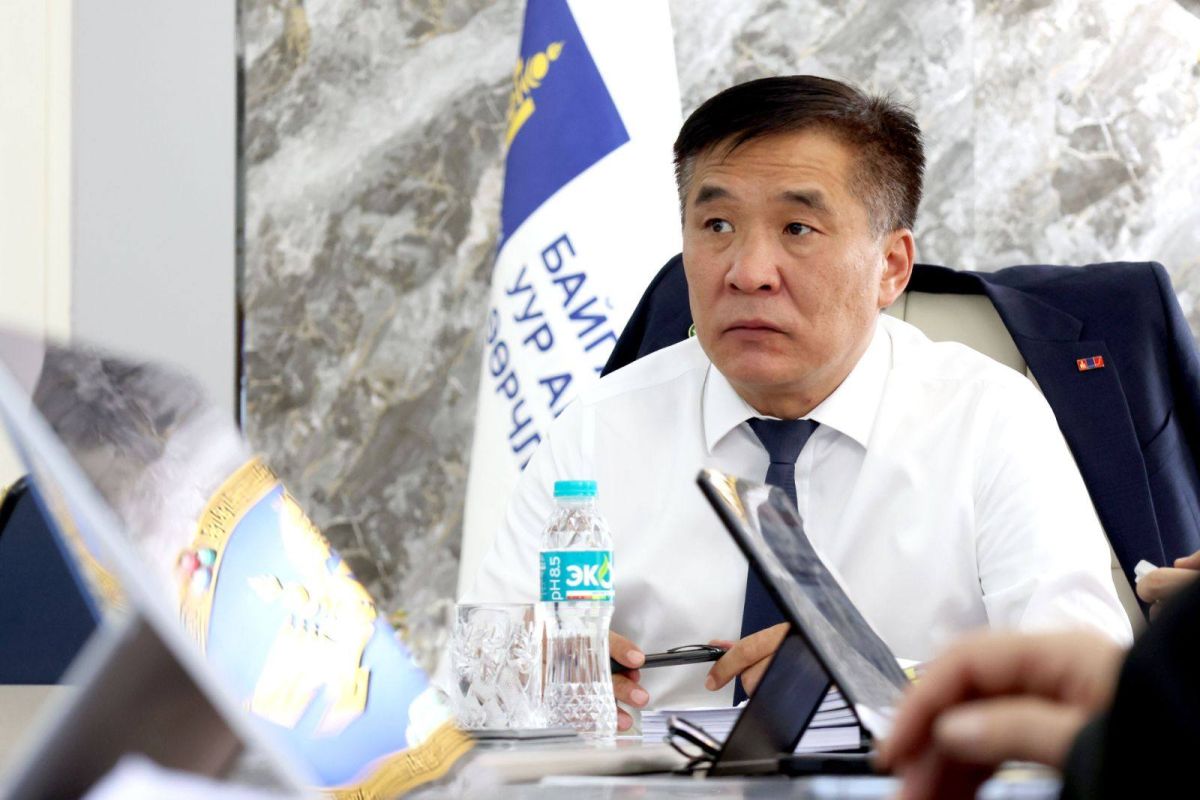 Төрийн хэмнэлтийн хуулийг удаа дараа зөрчиж байгаа БОУАӨ-ийн сайд Б.Батбаатартай хэзээ хариуцлага тооцох вэ Ерөнхий сайдаа...