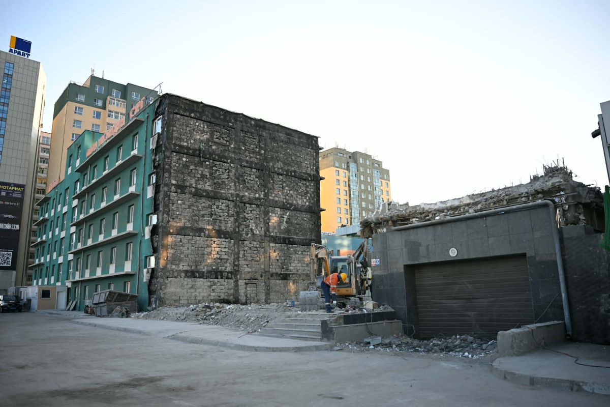 Х.Нямбаатар: Монгол Улсад анх удаа 12-оос дээш давхар, орон сууцны дундах барилгыг аюулгүй буулгаж дууслаа