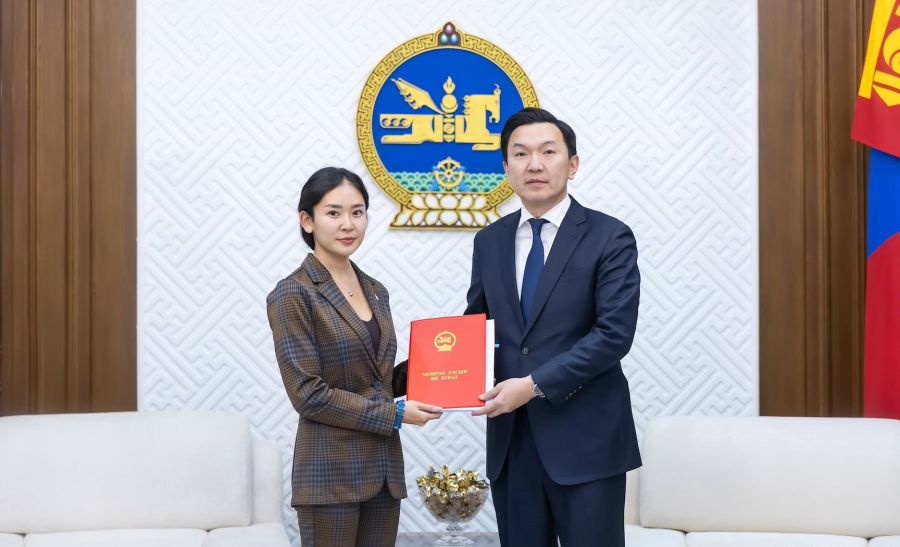 БНМАУ-ын Засгийн газарт эрх олгох тухай хууль хүчингүй болсонд тооцох тухай хуулийн төслийг өргөн мэдүүлэв