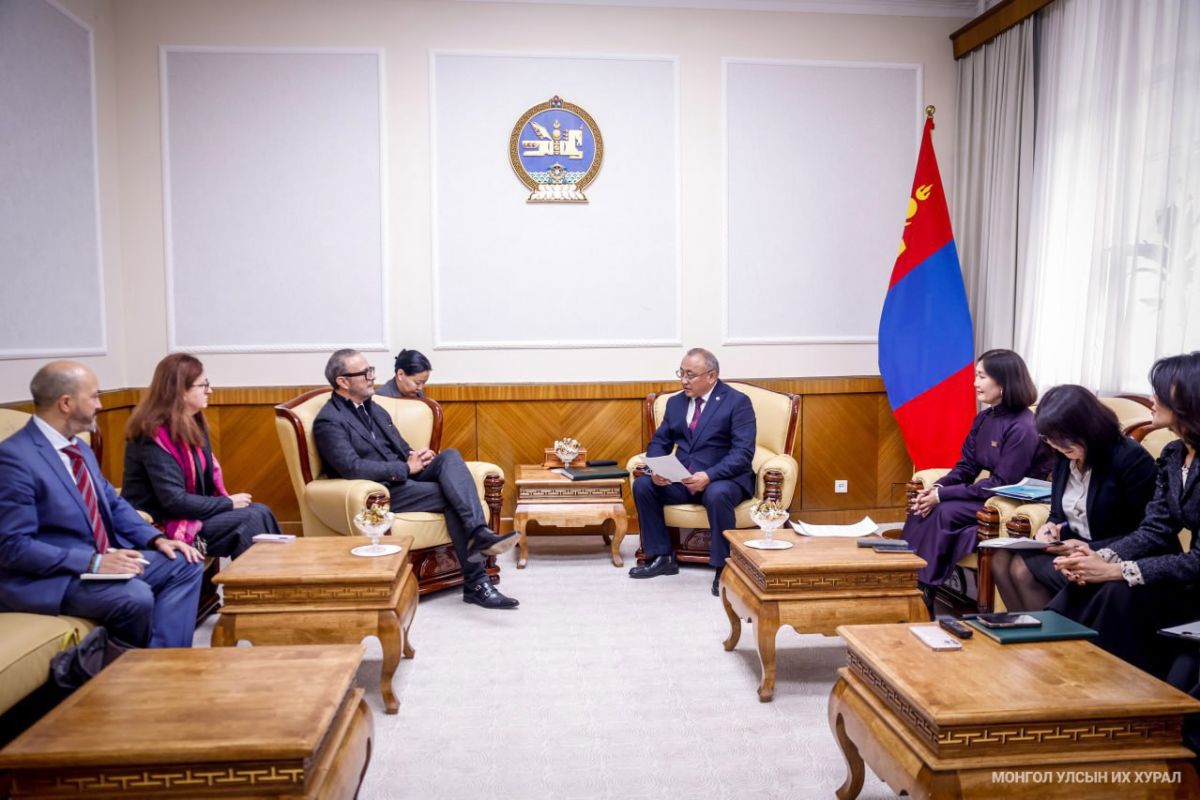 БОХХАА-н байнгын хорооны дарга Б.Бейсен Цөлжилттэй тэмцэх тухай НҮБ-ын конвенцын Нарийн бичгийн газрын төлөөлөгчдийг хүлээн авч уулзав БОХХАА-н байнгын хорооны дарга Б.Бейсен Цөлжилттэй тэмцэх тухай НҮБ-ын конвенцын Нарийн бичгийн газрын төлөөлөгчдийг хүлээн авч уулзав