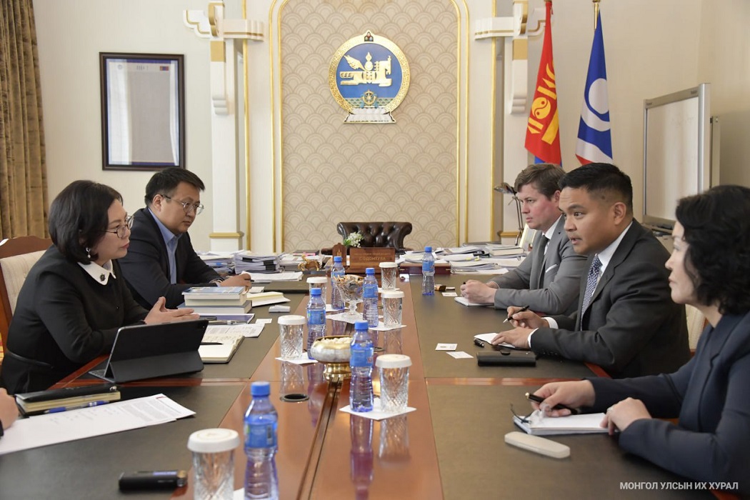Монгол Улсын Их Хурлын дэд дарга С.Одонтуяа  Элчин сайд Ричард Буанганыг хүлээн авч уулзлаа