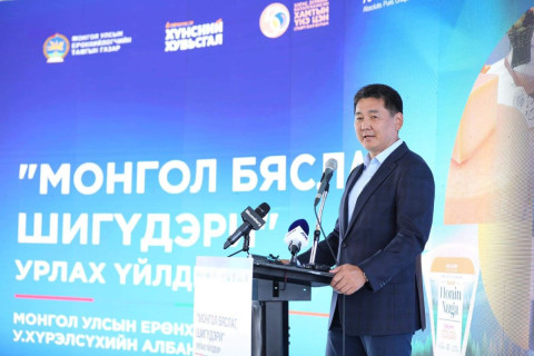 Монгол Улсын Ерөнхийлөгч У.Хүрэлсүх Сэлэнгэ аймгийн Мандал суманд ажиллалаа