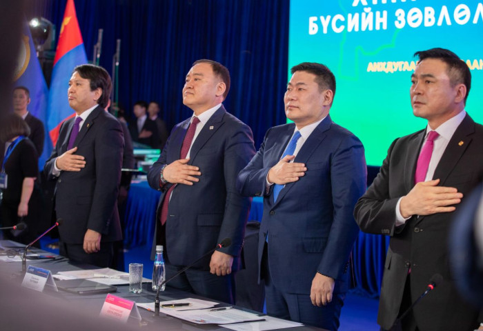 Л.Оюун-Эрдэнэ: Хангайн бүсийг уламжлалт мал аж ахуйн төрөлжсөн, хот байгуулалтын дэд бүсээс гадна аялал жуулчлалын чиглэлээр хөгжүүлнэ