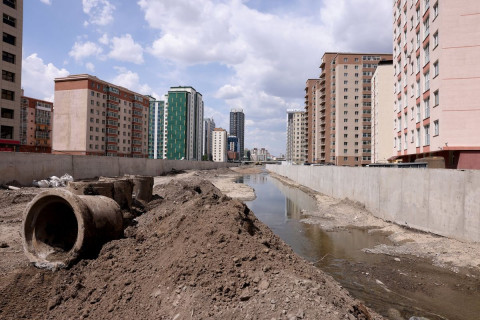 Сэлбэ голын үерийн хамгаалалтын далангийн ажил 80 гаруй хувьтай үргэлжилж байна