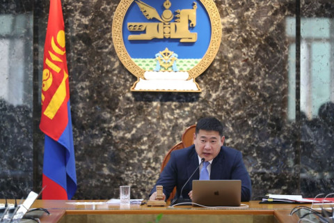Иргэдийн 63 хувь нь Ерөнхий сайд “ажлаа үргэлжлүүлэн хийж, Үндэсний баялгийн сантай холбоотой бодлогоо хэрэгжүүлэх хэрэгтэй” гэж үзжээ