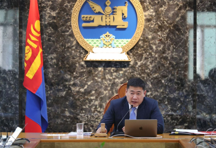 Иргэдийн 63 хувь нь Ерөнхий сайд “ажлаа үргэлжлүүлэн хийж, Үндэсний баялгийн сантай холбоотой бодлогоо хэрэгжүүлэх хэрэгтэй” гэж үзжээ