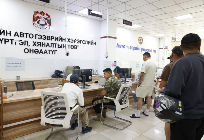 Э.Ниндэв: Тээврийн хэрэгслийн улсын дугаарыг олон улсын стандартад нийцүүлэх, лацны стандартыг батлах шаардлагатай