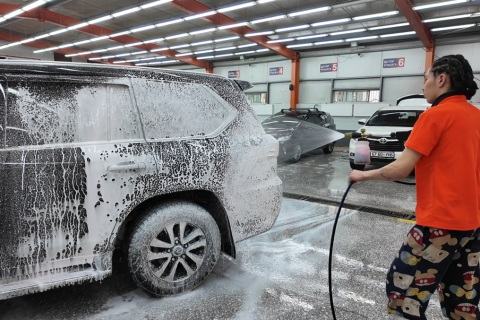 Эрхэм жолооч та автомашины агааржуулалтын хоолой, самбарт наалдсан нарийн тоос, нян бактерыг  “88” авто машины угаалгын газарт ирж арилгуулаарай...