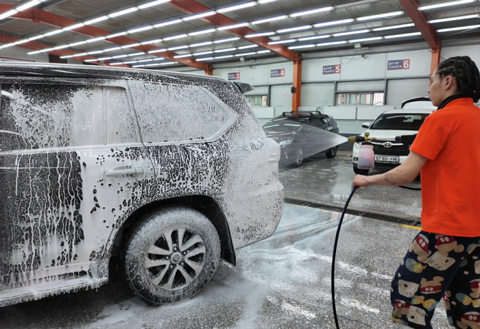 Эрхэм жолооч та автомашины агааржуулалтын хоолой, самбарт наалдсан нарийн тоос, нян бактерыг  “88” авто машины угаалгын газарт ирж арилгуулаарай...