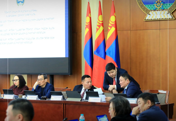 УИХ дахь Ардчилсан намын бүлэг нийслэлийн гэр хорооллын иргэдийн түлж байгаа хагас кокс нүүрсний хүртээмжийн талаарх мэдээллийг сонсов