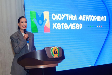 МЕНТОРШИП ТЭТГЭЛЭГТ ХӨТӨЛБӨРИЙН ЭХНИЙ ШАТАНД 400 ОЮУТАН ШАЛГАРЛАА МЕНТОРШИП ТЭТГЭЛЭГТ ХӨТӨЛБӨРИЙН ЭХНИЙ ШАТАНД 400 ОЮУТАН ШАЛГАРЛАА