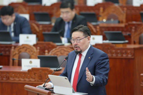 Ерөнхий сайд Г.Занданшатар УИХ-ын “Асуулгын цаг”-т дундаж давхаргыг дэмжих бодлогоо танилцууллаа