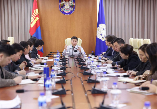 Хотын дарга Х.Нямбаатар дүүргүүдийн Засаг дарга, хэлтсийн дарга нартай нийслэлийн төсвийн төслийн талаар хэлэлцлээ