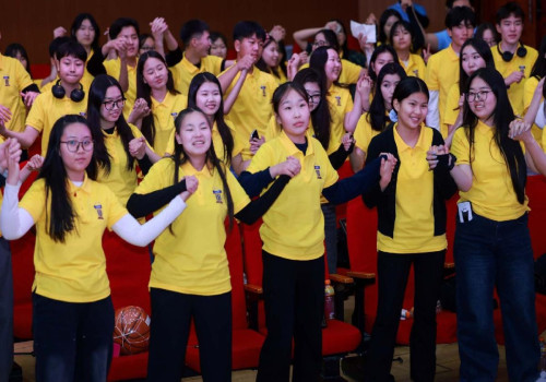 “UB DEBATE 2025” ХӨТӨЛБӨР МЭТГЭЛЦЭЭНИЙ УР ЧАДВАРААР ДАМЖУУЛАН СУРАГЧДАД ЭХ ОРОНЧ ТӨЛӨВШИЛ ОЛГОЖ БАЙНА