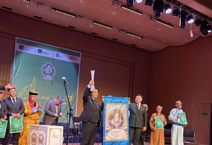 “Болор цом 43” яруу найргийн наадмын шилдэгүүд тодорчээ