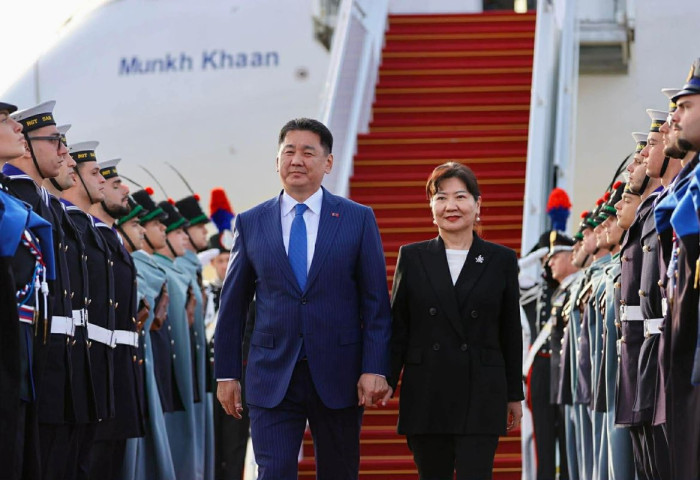 Ерөнхийлөгч У.Хүрэлсүх төрийн айлчлал хийхээр Бүгд Найрамдах Итали Улсад хүрэлцэн ирлээ