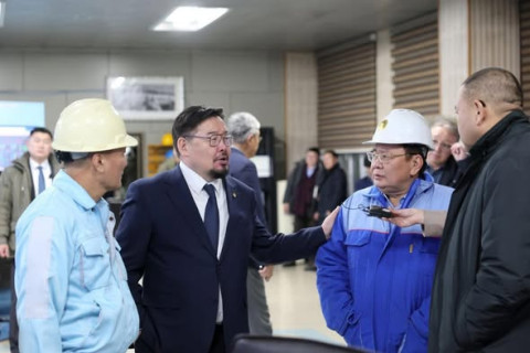 Г.ЗАНДАНШАТАР: ЗЭЭЛ ТӨЛӨӨД ӨГӨӨЧ, ҮНЭ НЭМЭЭД ӨГӨӨЧ ГЭСЭН ХОЁРХОН ӨГҮҮЛБЭРТЭЙ СУУЖ БАЙНА. ӨӨРСДӨӨ ЮУ ХИЙХ ВЭ ГЭДЭГ НЬ ТОДОРХОЙГҮЙ