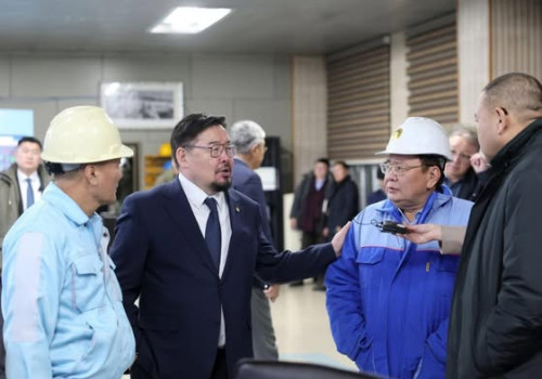 Г.ЗАНДАНШАТАР: ЗЭЭЛ ТӨЛӨӨД ӨГӨӨЧ, ҮНЭ НЭМЭЭД ӨГӨӨЧ ГЭСЭН ХОЁРХОН ӨГҮҮЛБЭРТЭЙ СУУЖ БАЙНА. ӨӨРСДӨӨ ЮУ ХИЙХ ВЭ ГЭДЭГ НЬ ТОДОРХОЙГҮЙ