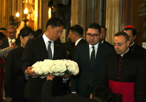 Монгол Улсын Ерөнхийлөгч Пап Францисын гэгээн дурсгалыг хүндэтгэлээ