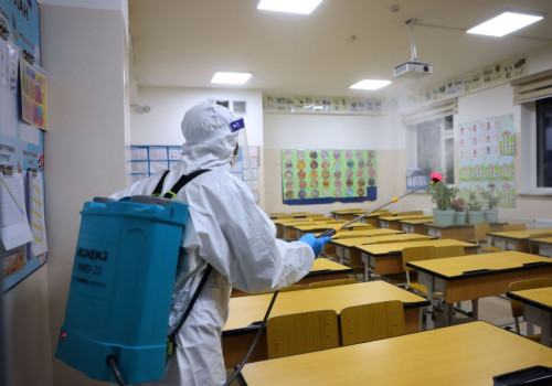 Нийслэлийн 182 сургуульд ариутгал халдваргүйжүүлэлт хийж эхэллээ