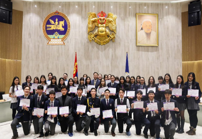 “UB DEBATE-2025” мэтгэлцээний шилдэгүүд шалгарлаа