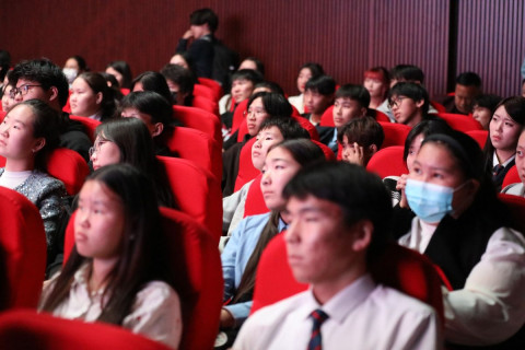 “12ш” цуврал кино контентын нээлтэд сурагчдыг оролцуулав