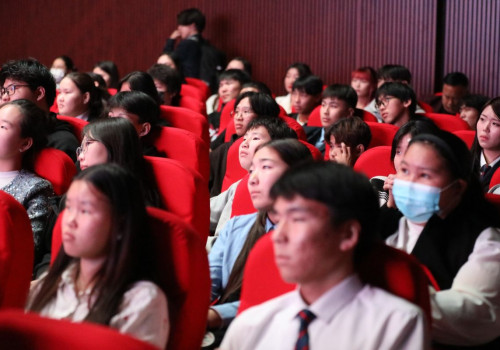 “12ш” цуврал кино контентын нээлтэд сурагчдыг оролцуулав