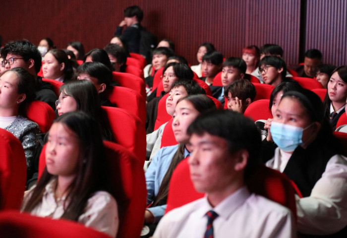 “12ш” цуврал кино контентын нээлтэд сурагчдыг оролцуулав