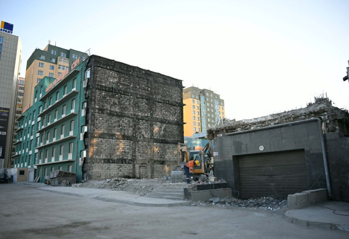 Х.Нямбаатар: Монгол Улсад анх удаа 12-оос дээш давхар, орон сууцны дундах барилгыг аюулгүй буулгаж дууслаа