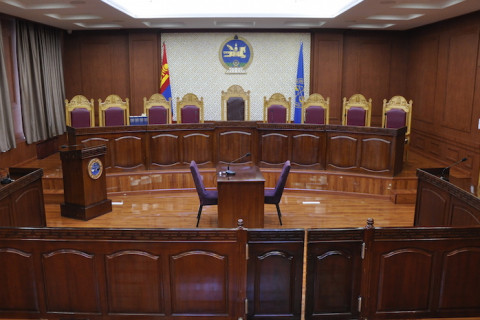 Эрүүгийн хуульд заасан Худал мэдээлэл тараах гэмт хэргийн зохицуулалт нь Үндсэн хууль зөрчсөн тухай ҮХЦ-ийн дүгнэлтээр түтгэлзснийг мэдээлэв