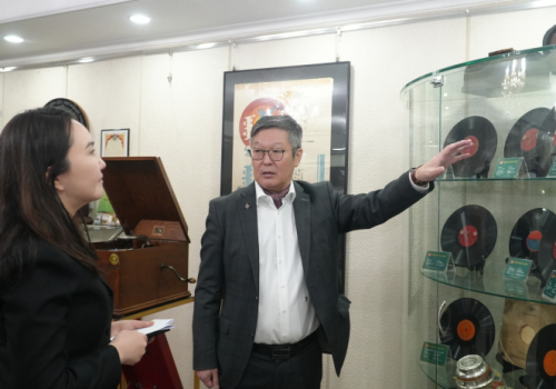 “Монгол пянзны галерей”-д түүхийн ховор бүтээлүүдийг дэлгэлээ