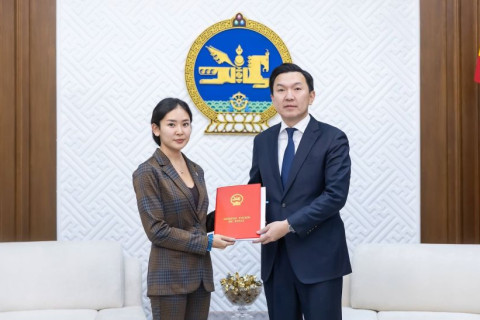 БНМАУ-ын Засгийн газарт эрх олгох тухай хууль хүчингүй болсонд тооцох тухай хуулийн төслийг өргөн мэдүүлэв