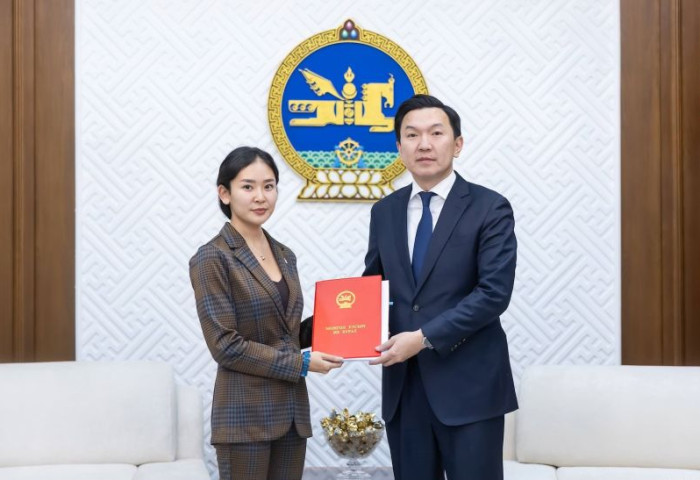 БНМАУ-ын Засгийн газарт эрх олгох тухай хууль хүчингүй болсонд тооцох тухай хуулийн төслийг өргөн мэдүүлэв