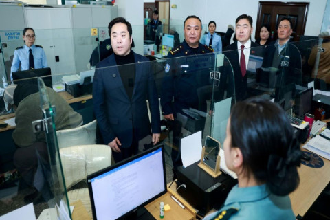 НИТХ-ын дарга А.Баяр Нийслэлийн шүүхийн шийдвэр гүйцэтгэх газах ажиллав