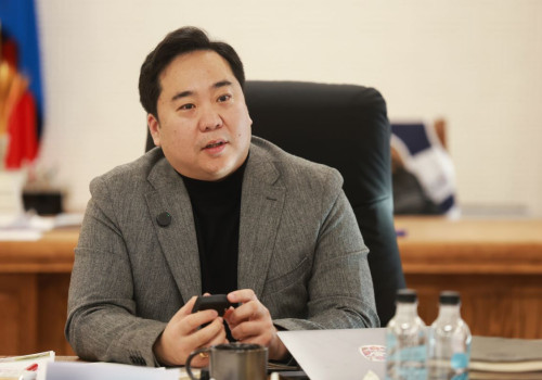 А.БАЯР: ШУТИС-ИЙН БАГШ НАРЫН БҮТЭЭСЭН БҮХ ТӨРЛИЙН “АВТОМАТ ХААЛТ ОНГОЙЛГОДОГ ЧИП”-ИЙГ НИЙСЛЭЛЭЭС ДЭМЖИЖ 9 ДҮҮРЭГТ СУУРИЛУУЛНА