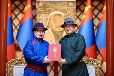 Монгол Улсын Ерөнхийлөгч У.Хүрэлсүх уламжлалт анагаах ухааныг хөгжүүлэх тухай зарлиг гаргалаа