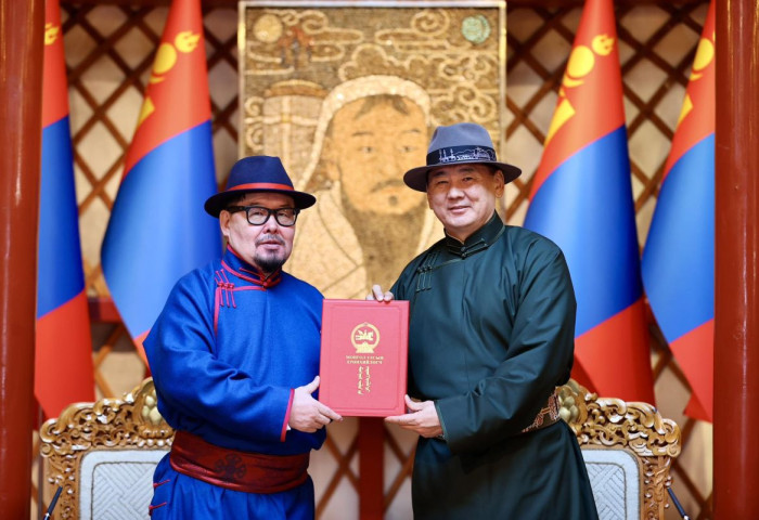 Монгол Улсын Ерөнхийлөгч У.Хүрэлсүх уламжлалт анагаах ухааныг хөгжүүлэх тухай зарлиг гаргалаа